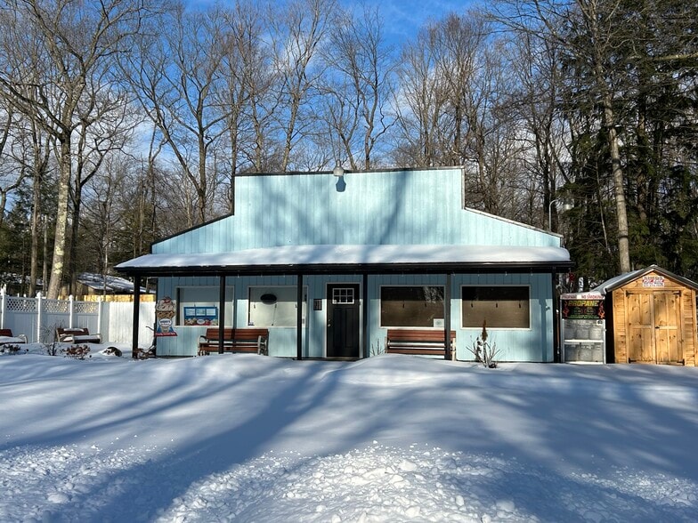 Primary Photo Of 8294 Deadstream Rd, Honor Convenience Store For Sale