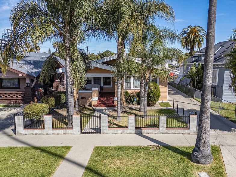 More Photos Of 1565 W 51st St, Los Angeles Multifamily For Sale