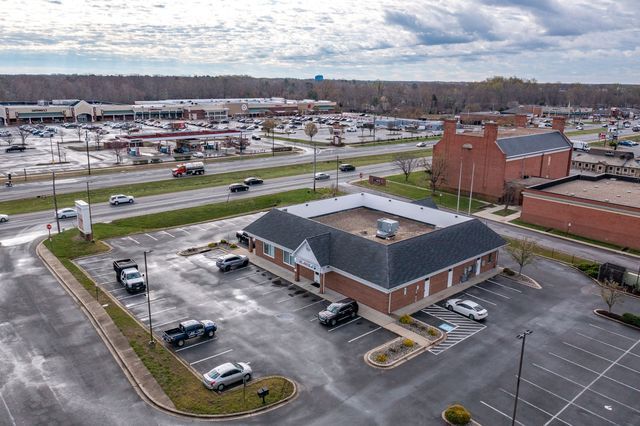 Primary Photo Of 9405 Chesapeake St, La Plata Medical For Lease