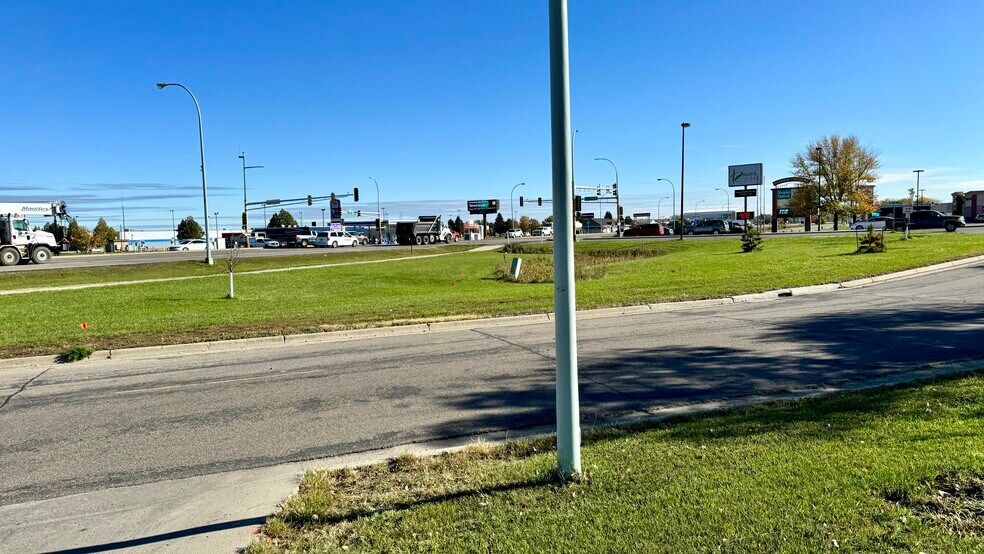 More Photos Of 3333 Hwy 10 E, Moorhead Restaurant For Lease
