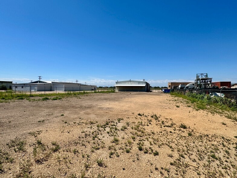 More Photos Of 1742 N Denver Ave, Fort Lupton Warehouse For Sale