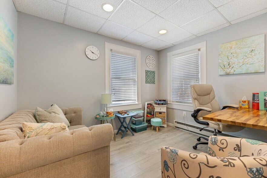 More Photos Of 18 Miller Rd, Mahopac Office For Sale