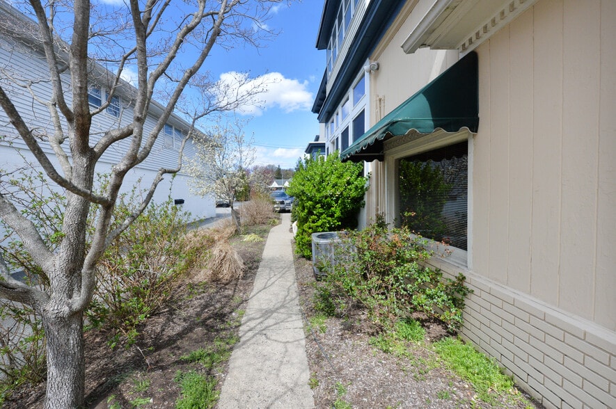 More Photos Of 45-47 E Main St, Ramsey Office Residential For Lease