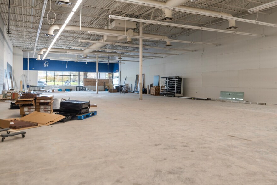 More Photos Of 1160 W Hill Field Rd, Layton Freestanding For Lease