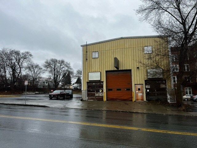 More Photos Of 35-39 Ontario st, Cohoes Showroom For Sale