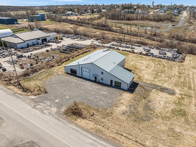 More Photos Of 19 Terry Fox Dr, Vankleek Hill Manufacturing For Sale