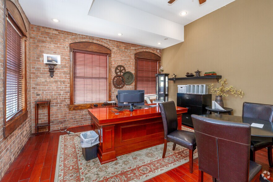 More Photos Of 3420 Maple Ave, Pulaski Warehouse For Sale
