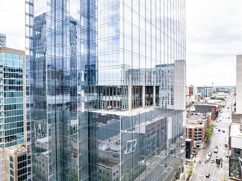 More Photos Of 150 3rd Ave S, Nashville Office For Lease