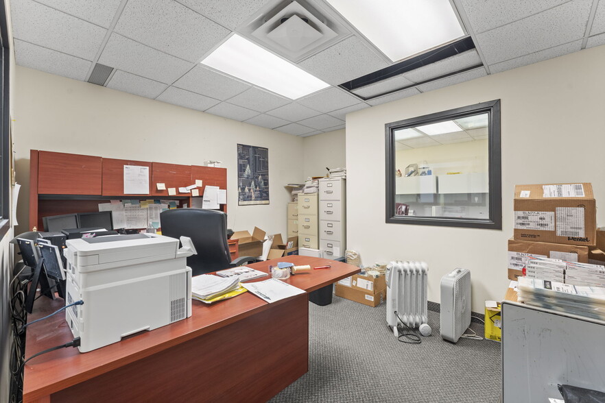 More Photos Of 8825 N Xylon Ave, Brooklyn Park Manufacturing For Sale