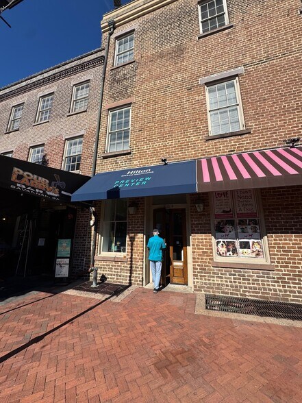 Primary Photo Of 211-224 W Saint Julian St, Savannah Storefront For Lease