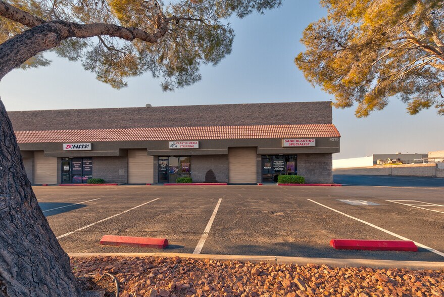 More Photos Of 4275 W Bell Dr, Las Vegas Light Manufacturing For Lease