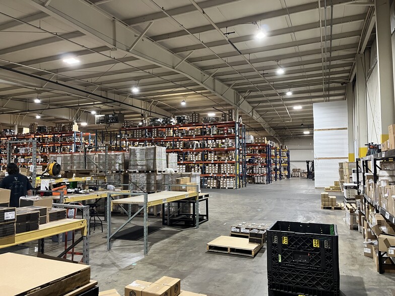 More Photos Of 2601-2609 28th St SW, Wyoming Manufacturing For Sale