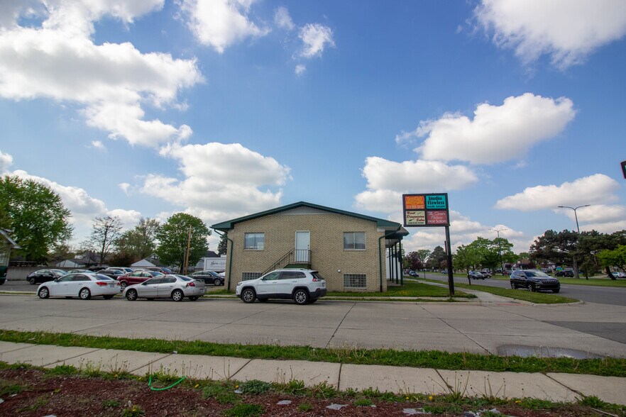 More Photos Of 23750 Gratiot Ave, Eastpointe Office Residential For Sale