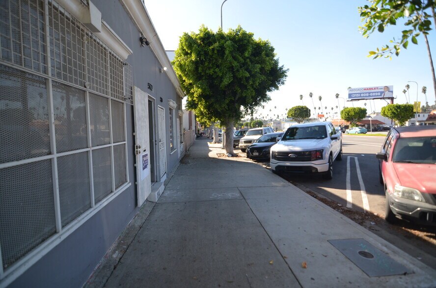 More Photos Of 5120 Huntington Dr S, Los Angeles General Retail For Lease