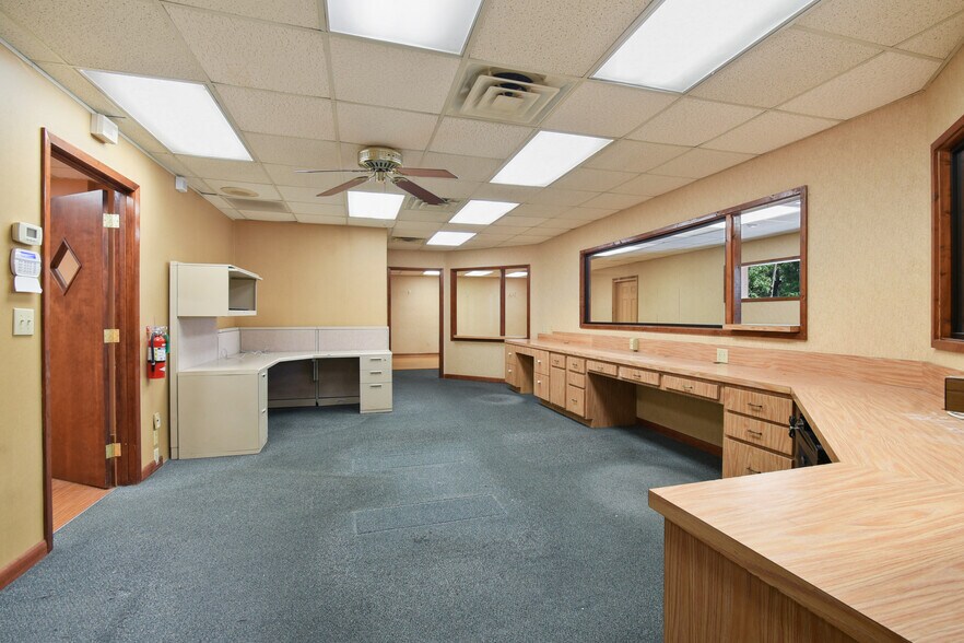 More Photos Of 953 Lane Ave S, Jacksonville Medical For Lease