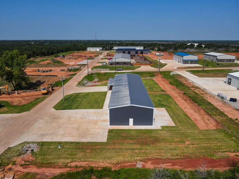 More Photos Of 11770 Black Sand Dr, Edmond Manufacturing For Sale