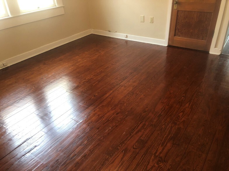 More Photos Of 15-17 E Magnolia Ave, Eustis Office For Lease