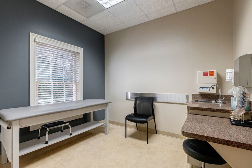 More Photos Of 1500 Langford Dr, Watkinsville Medical For Sale