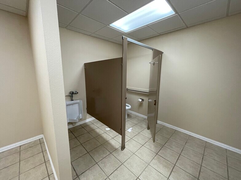 More Photos Of 501-599 Paris ave, Soper Religious Facility For Sale