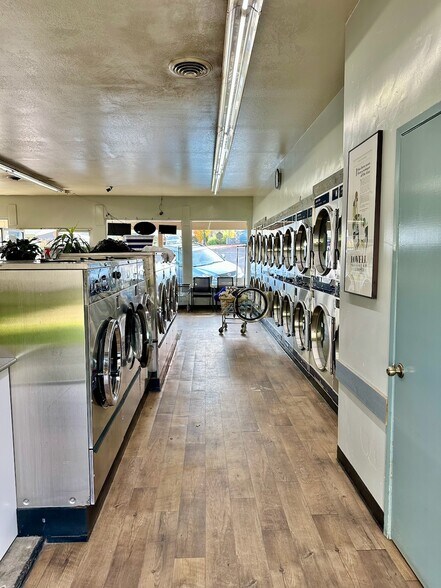 More Photos Of 104-114 Argall Way, Nevada City General Retail For Sale