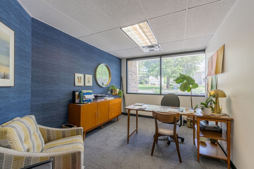 More Photos Of 2850 NE Kendallwood Pky, Kansas City Loft Creative Space For Sale