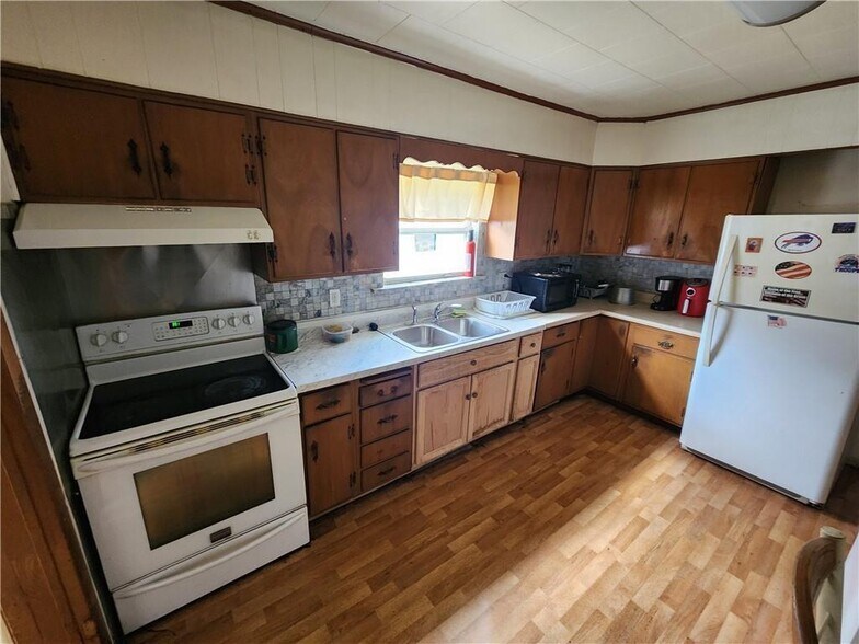 More Photos Of 43 Chapel St, Mount Morris Apartments For Sale