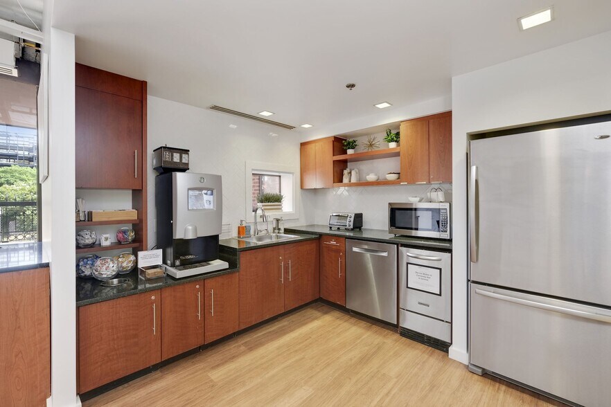More Photos Of 1050 30th St NW, Washington Coworking Space