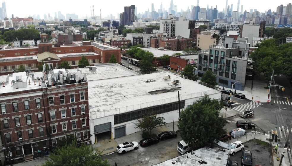 More Photos Of 2813 14th St, Long Island City Warehouse For Lease