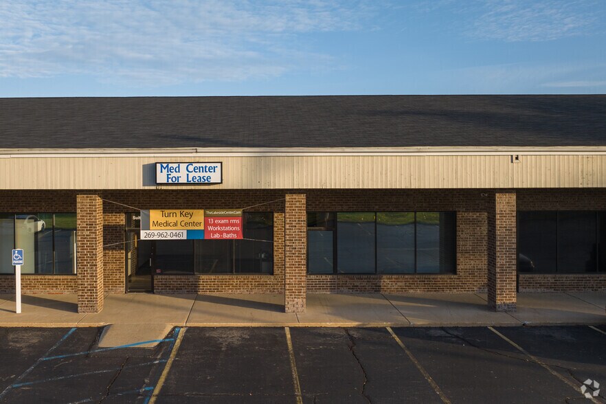 More Photos Of 1125 E Michigan Ave, Battle Creek Storefront Retail Office For Lease