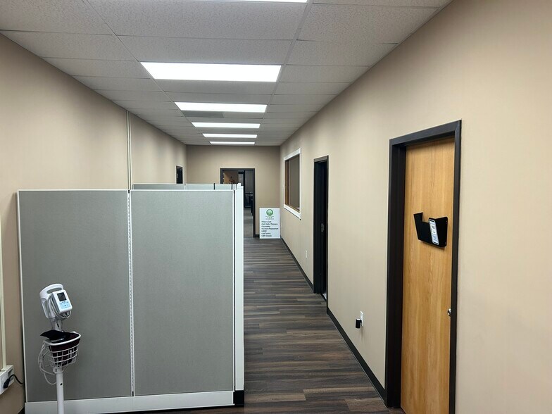 More Photos Of 303 6th Ave, Saint Albans Drugstore For Lease