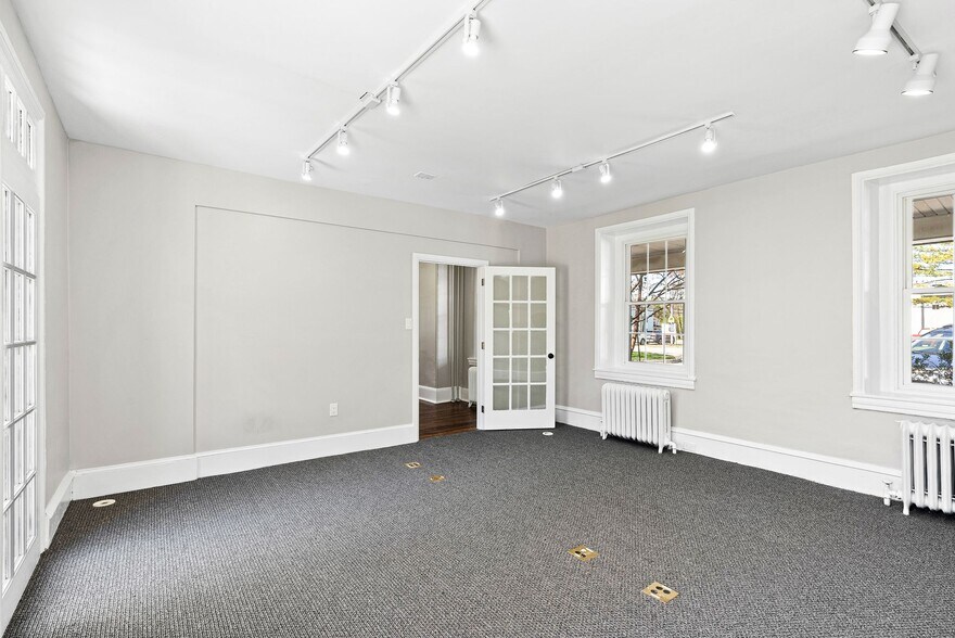 More Photos Of 37 E Germantown Pike, Plymouth Meeting Office For Sale