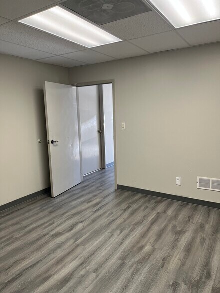 More Photos Of 2910 Cole Ct, Norcross Industrial For Lease