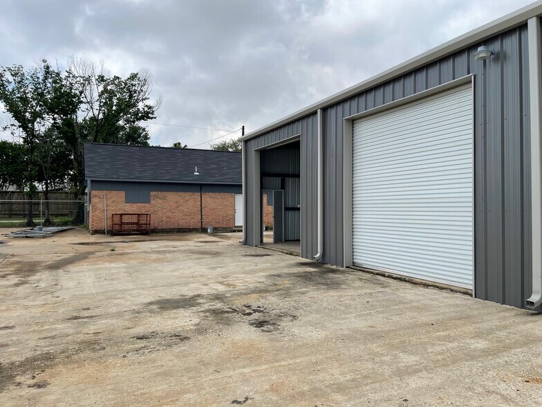 More Photos Of 1222 Frankie St, Houston Warehouse For Sale