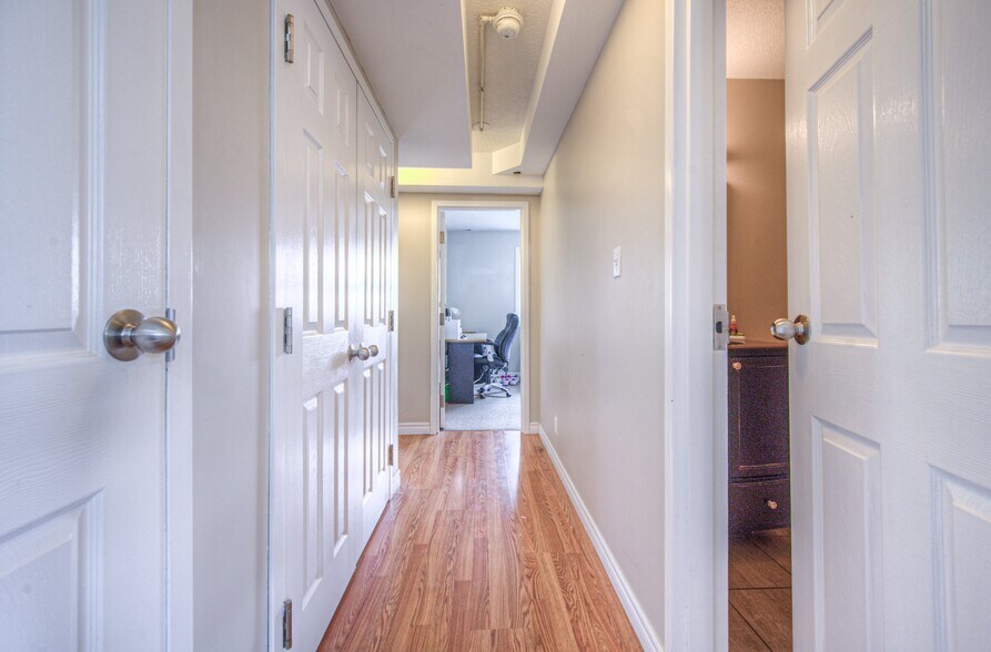 More Photos Of 172 Regina St N, Waterloo Apartments For Sale