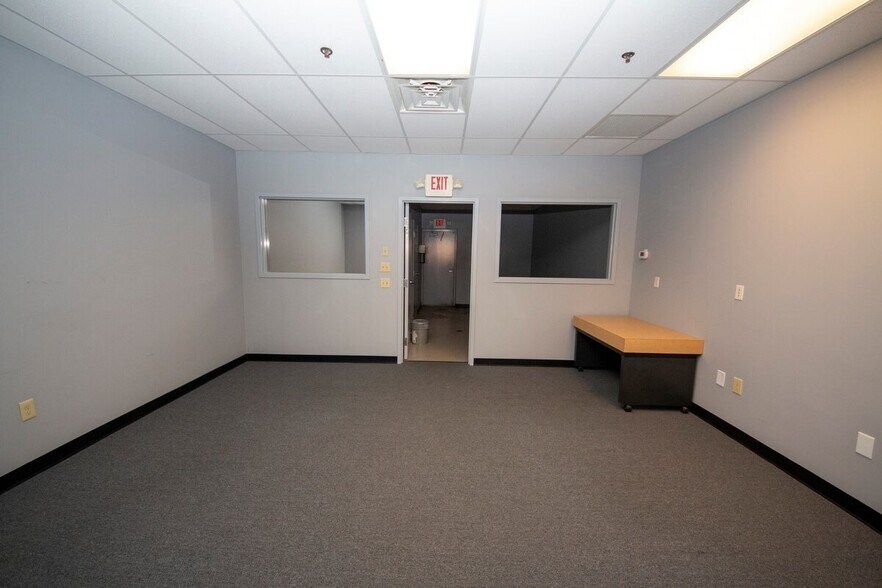 More Photos Of 2781 Jefferson Center Way, Jeffersonville Unknown For Lease