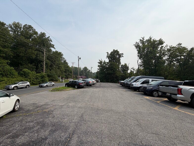 More Photos Of 6501 Crain Hwy, Bowie Auto Dealership For Lease