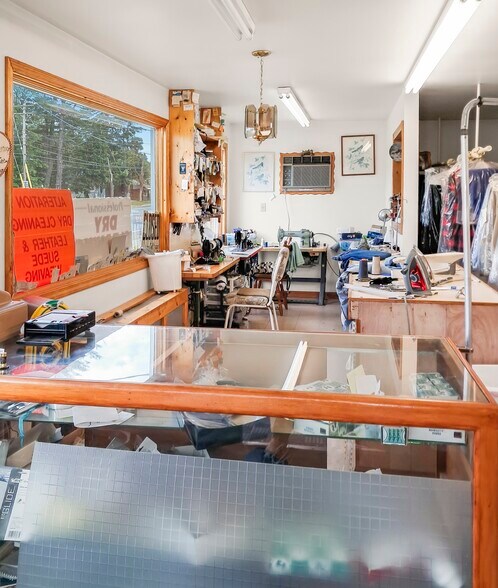 More Photos Of 2590 Western Ave, Village of Altamont Freestanding For Sale