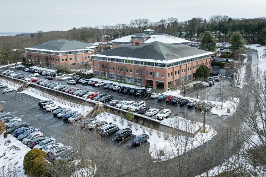 More Photos Of 300 Centerville Rd, Warwick Office For Lease