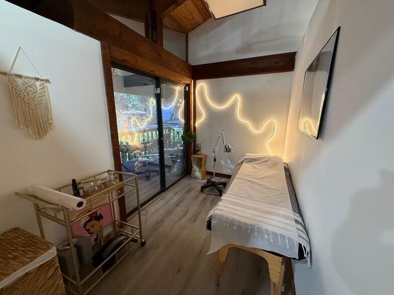 More Photos Of 8200 W Sunrise Blvd, Plantation Office For Sale