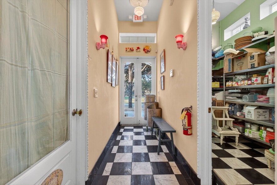 More Photos Of 197 E Church St, Deland Restaurant For Sale