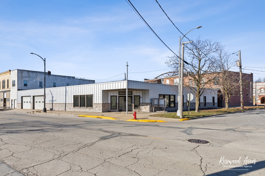 More Photos Of 124 E River St, Momence Warehouse For Sale