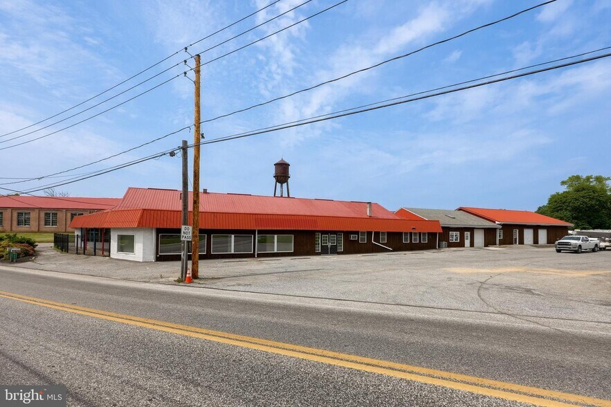 More Photos Of 417 Newport Ave, Christiana Storefront Retail Office For Sale