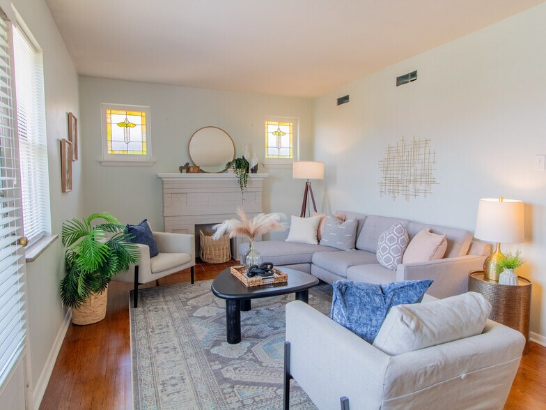 More Photos Of 5036 Tholozan Ave, Saint Louis Multifamily For Sale