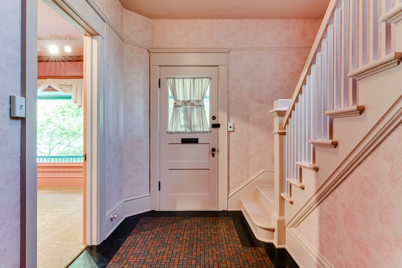 More Photos Of 412 E 13th Ave, Eugene Freestanding For Sale