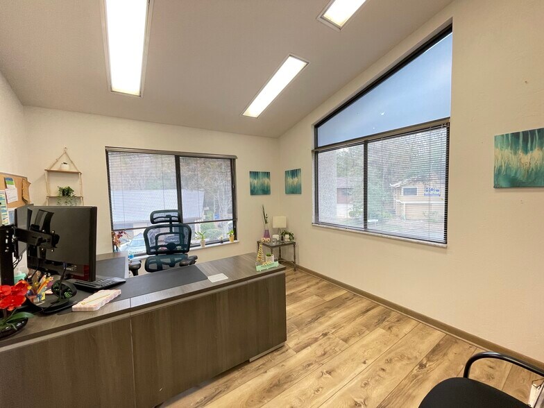 More Photos Of 106 NW 33rd Ct, Gainesville Office For Sale