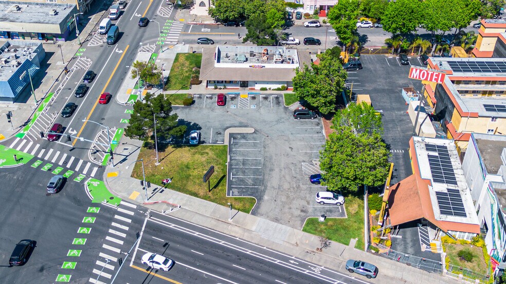 More Photos Of 3770 Telegraph Ave, Oakland Fast Food For Sale
