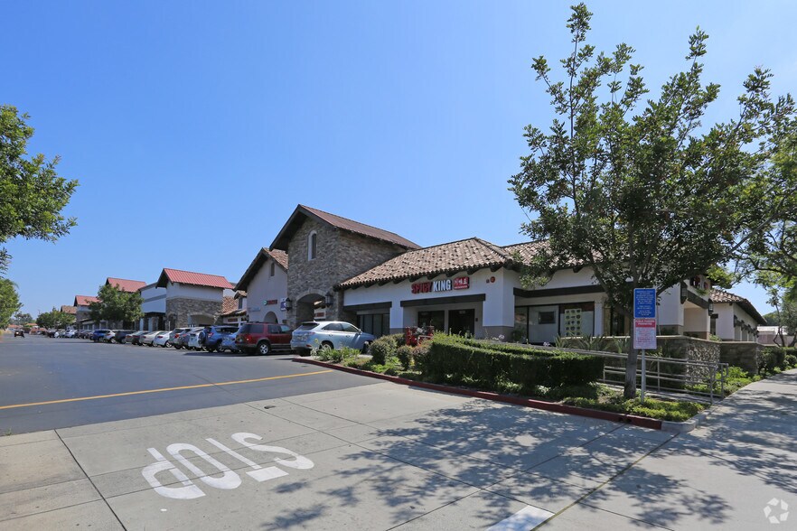 Primary Photo Of 1225-1381 E Vista Way, Vista General Retail For Lease