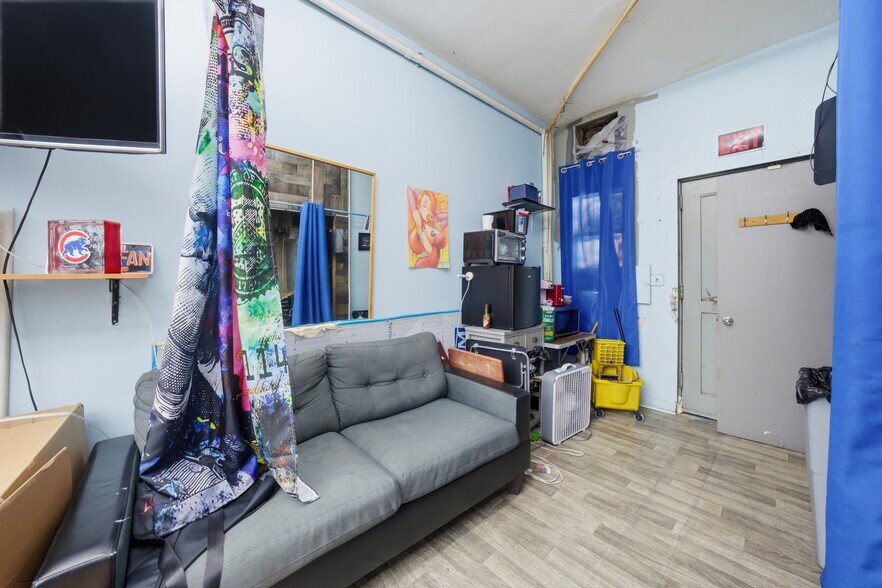 More Photos Of 5946 W Diversey Ave, Chicago Storefront Retail Office For Sale