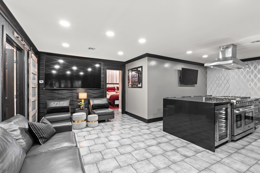 More Photos Of 2366 Main St, Ramona Office For Sale