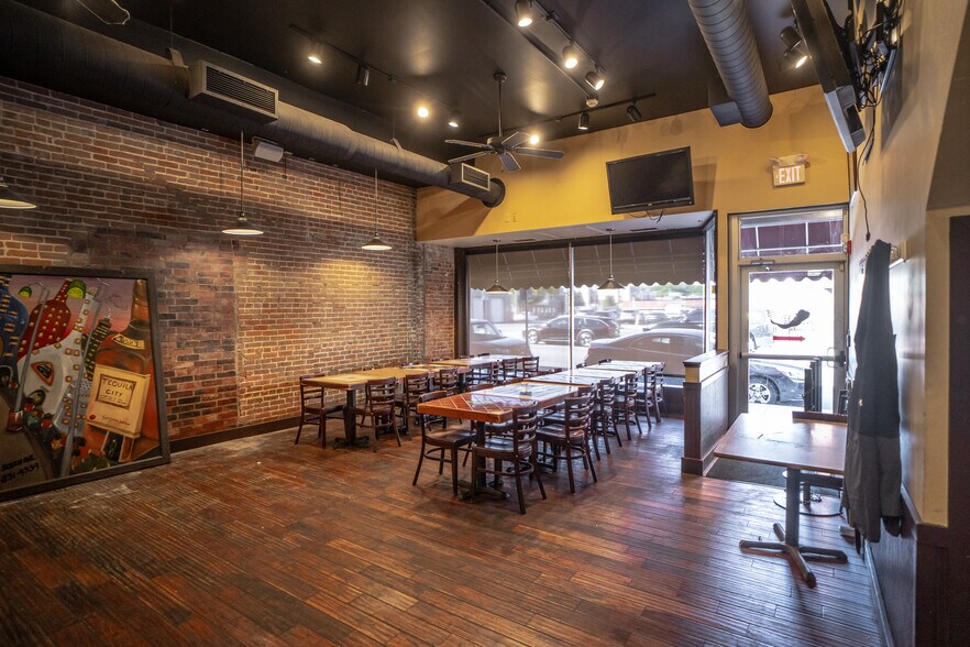 More Photos Of 406 South Ave, Springfield Storefront Retail Office For Lease